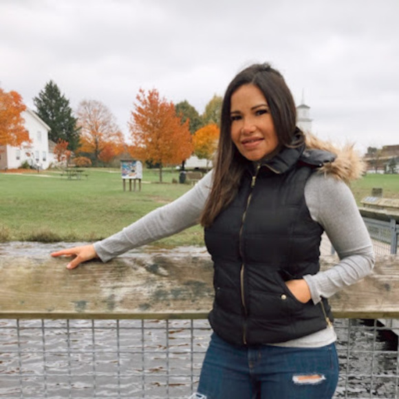 Meet your Posher, Dayaneth - Picture 1 of 1